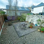 Stylish, Spacious 3 Bedroom Townhouse