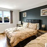 Executive Harbour Suites C