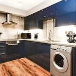Executive Harbour Suites C