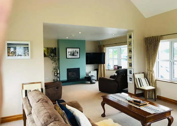Connemara. 3 Bedroom, 8 Bed, Holiday Home