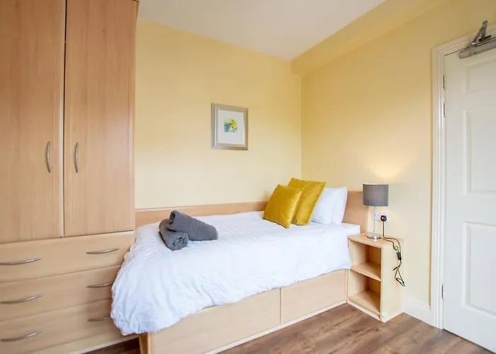 31 - Stunning Duplex By Shortstays
