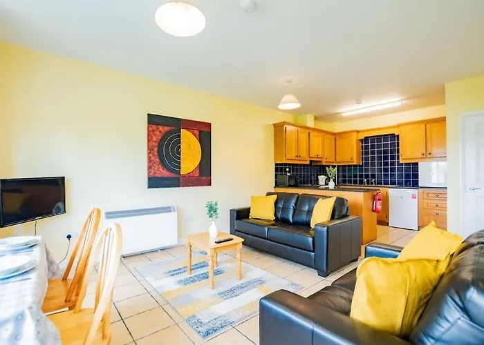 84 - Three Bed Apt By Shortstays