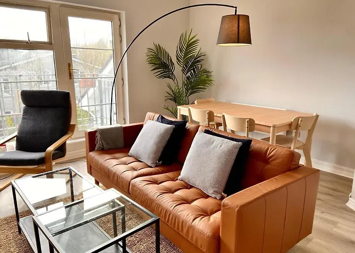 Modern And Spacious Apt6 - Sleeps 6 - Free Parking