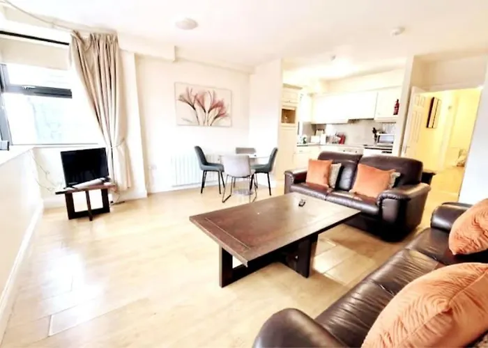 Cool City Living, Sleeps 6