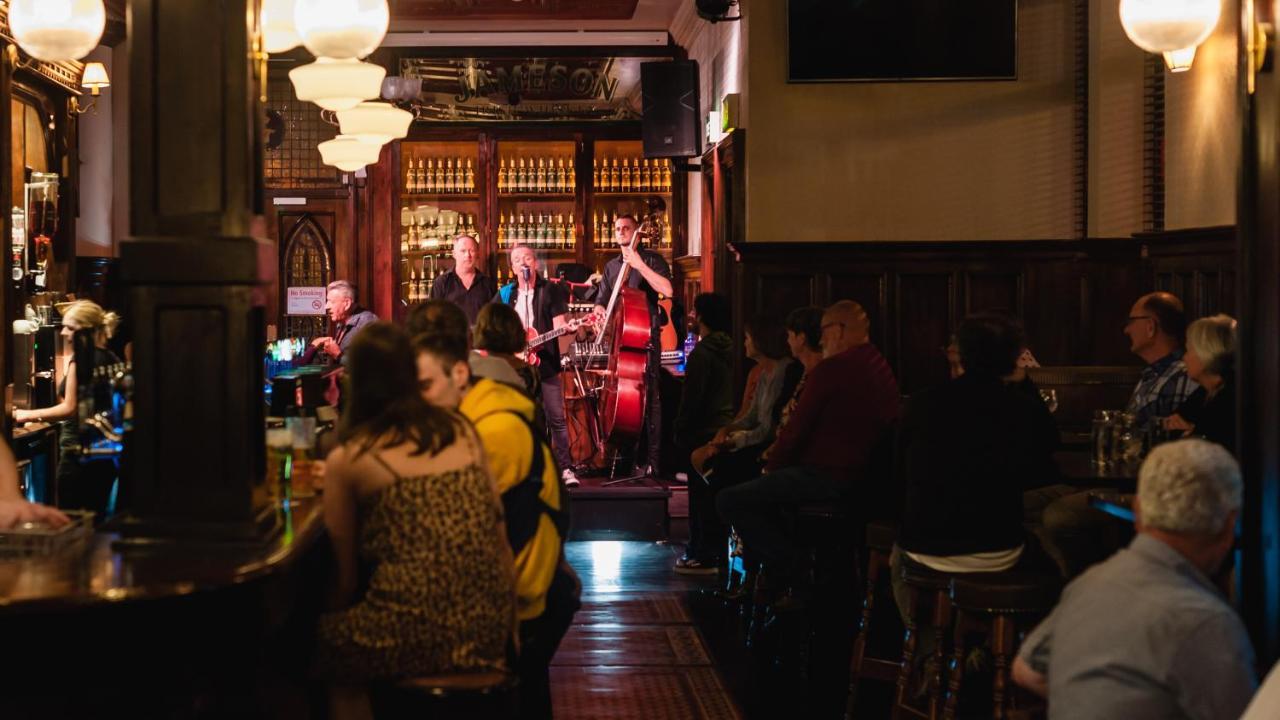 Thirteen On The Green - Eyre Square Hotel 3*