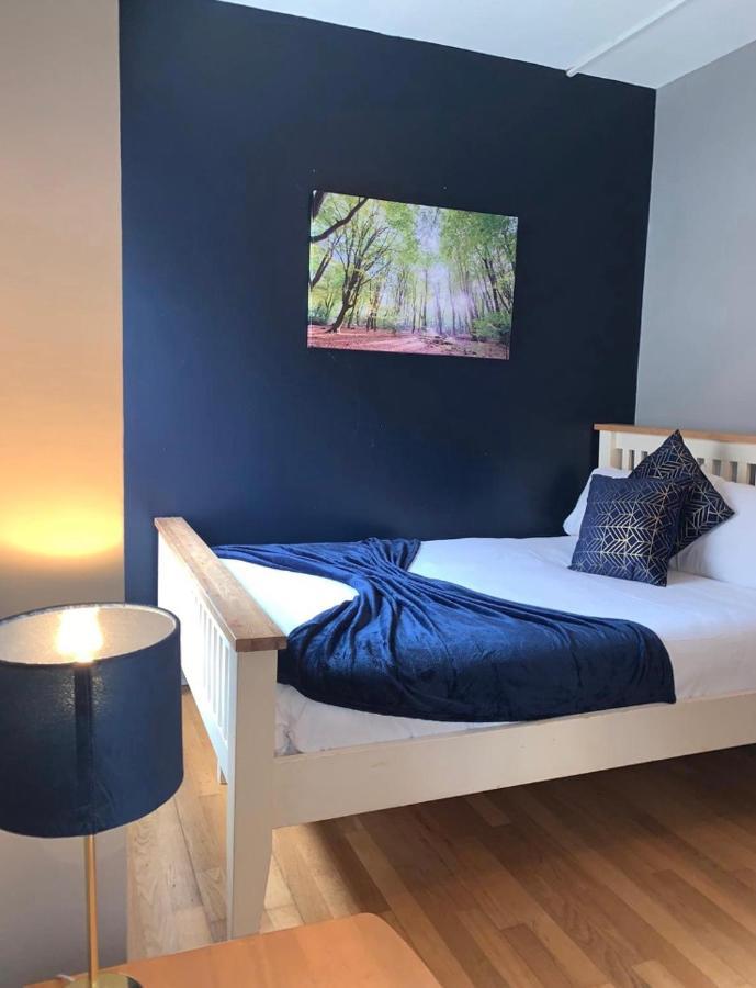 Apartment Cheap Budget *