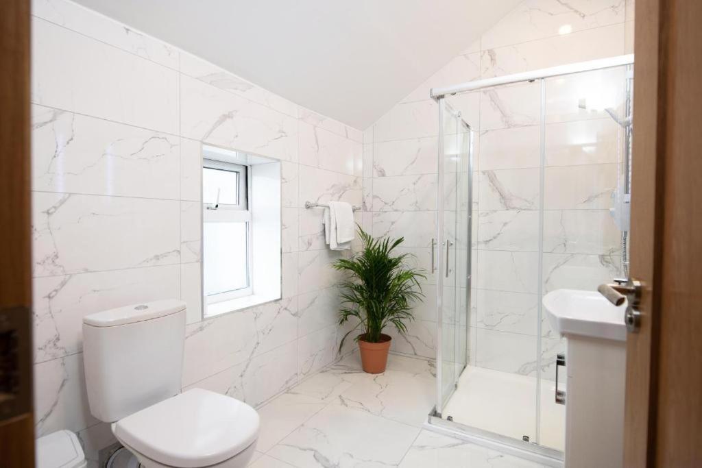 Apartment Luxury - Center - Large Garden With Hot Tub -7 Bedrooms-4 Bathrooms *