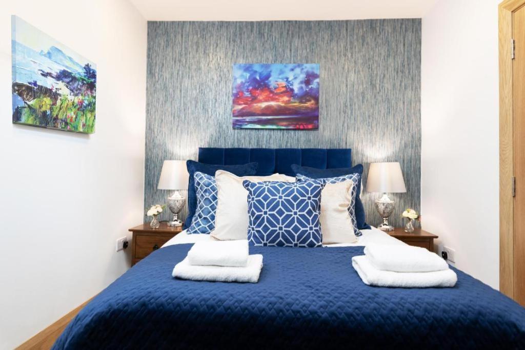 Luxury - Center - Large Garden With Hot Tub -7 Bedrooms-4 Bathrooms