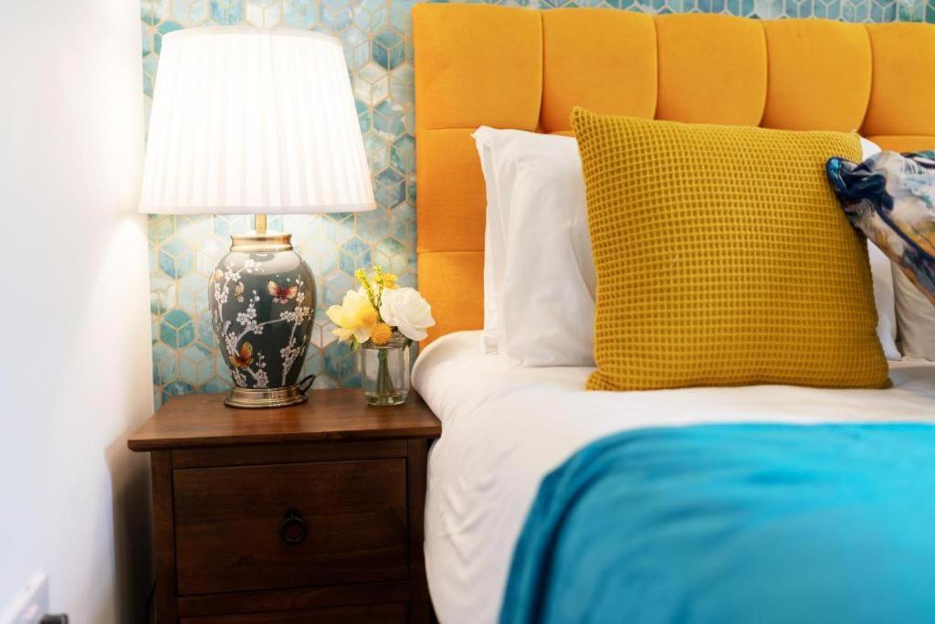 Luxury - Center - Large Garden With Hot Tub -7 Bedrooms-4 Bathrooms Apartment Galway