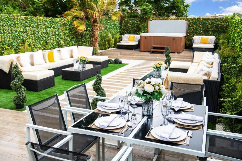 Luxury - Center - Large Garden With Hot Tub -7 Bedrooms-4 Bathrooms Apartment Galway