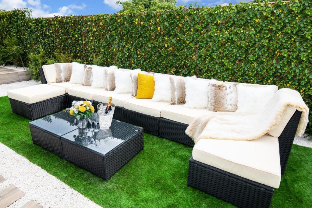 Luxury - Center - Large Garden With Hot Tub -7 Bedrooms-4 Bathrooms Apartment Galway