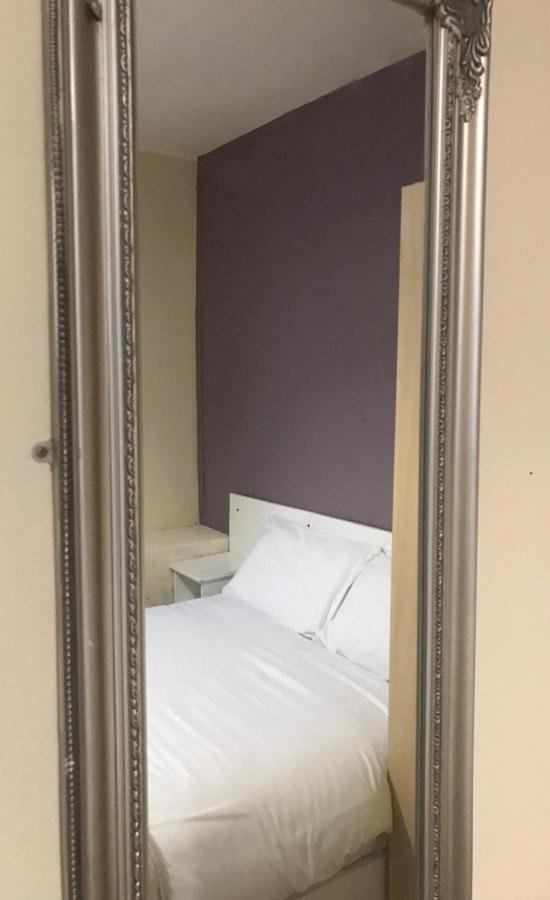 Cheap Budget Apartment *