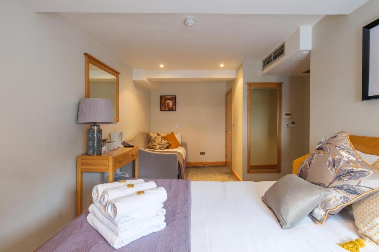 Guest house The Eyre Square Townhouse 3*