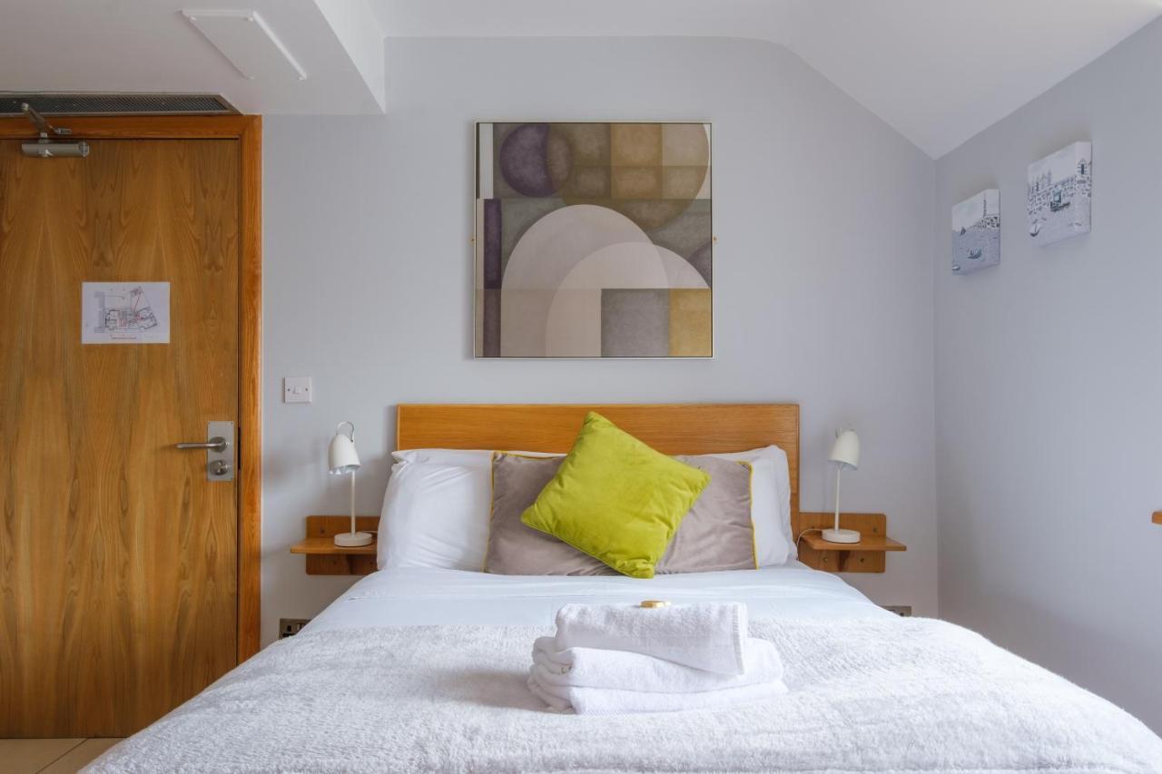 Guest house The Eyre Square Townhouse Galway