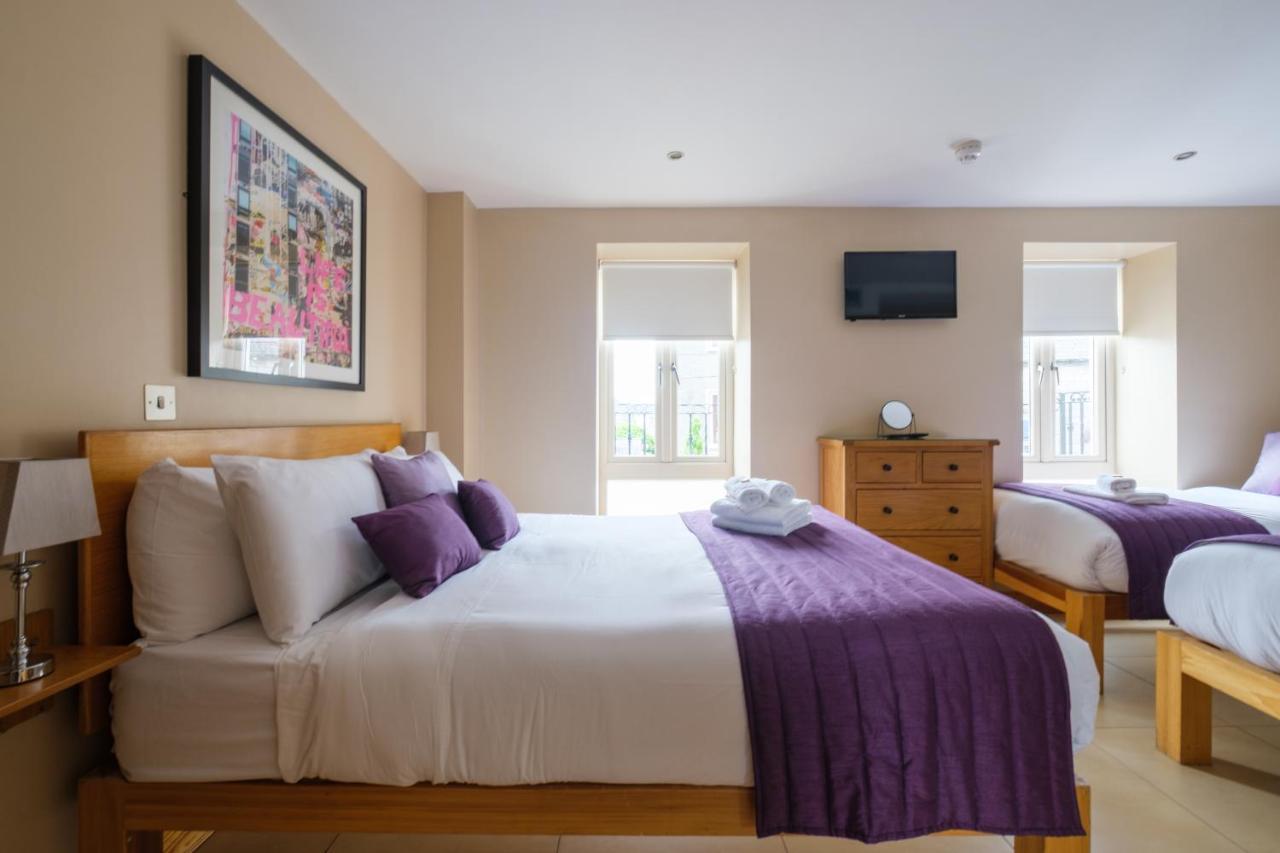The Eyre Square Townhouse 3*