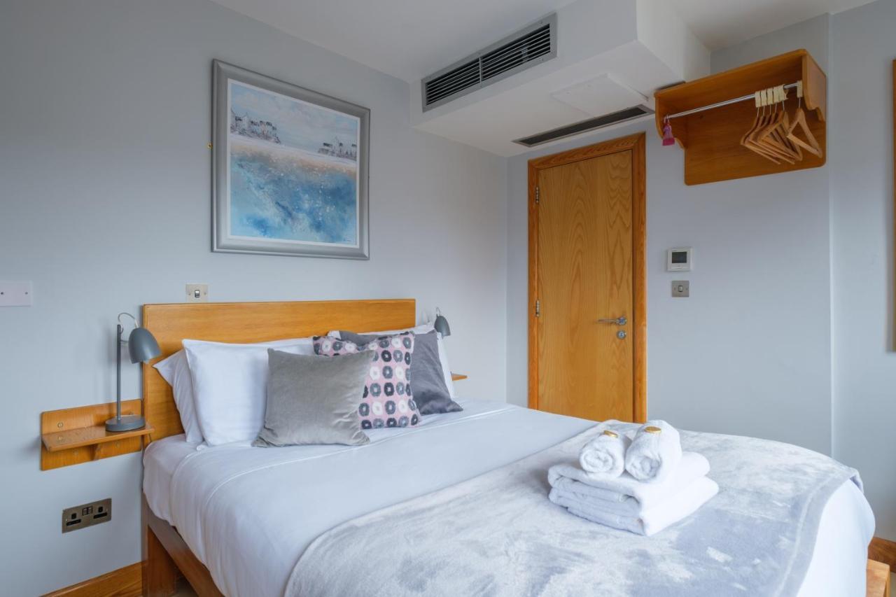 The Eyre Square Townhouse