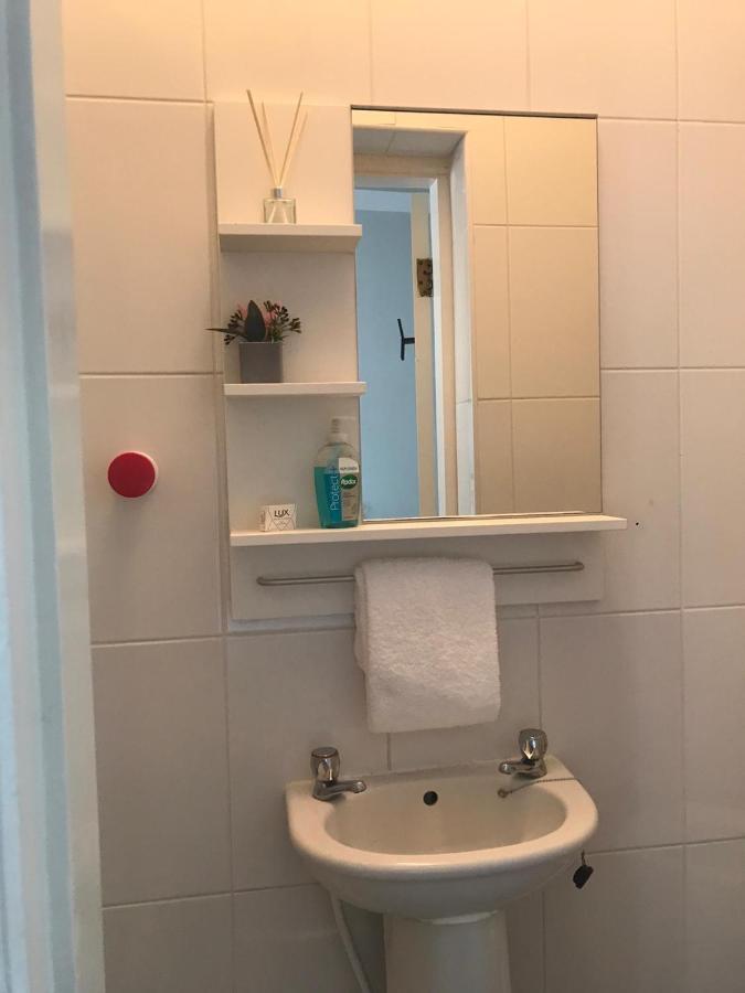 Cheap Budget Apartment *