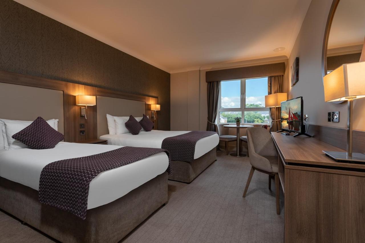 Hotel Clybaun 4*