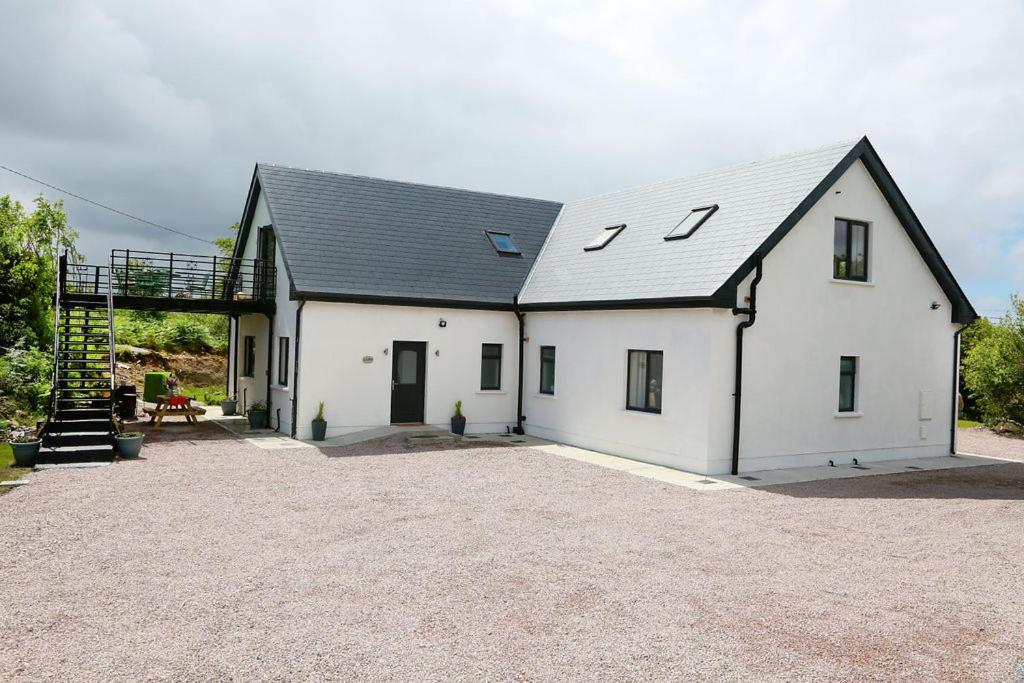 Luxury 6 Bedroom Spiddal Villa, Jacuzzi, Balcony * Galway