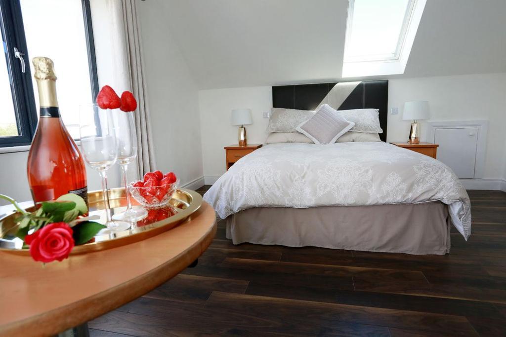 Luxury 6 Bedroom Spiddal Villa, Jacuzzi, Balcony Villa Galway