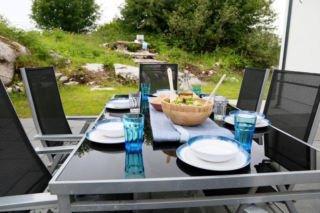 Luxury 6 Bedroom Spiddal Villa, Jacuzzi, Balcony * Galway