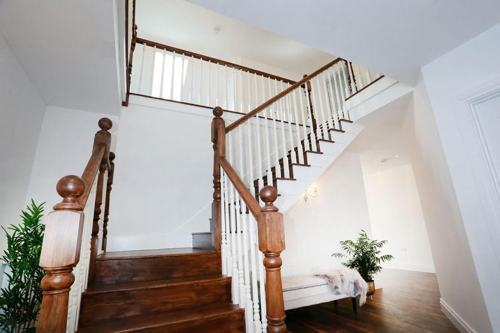 Luxury 6 Bedroom Spiddal Villa, Jacuzzi, Balcony * Galway