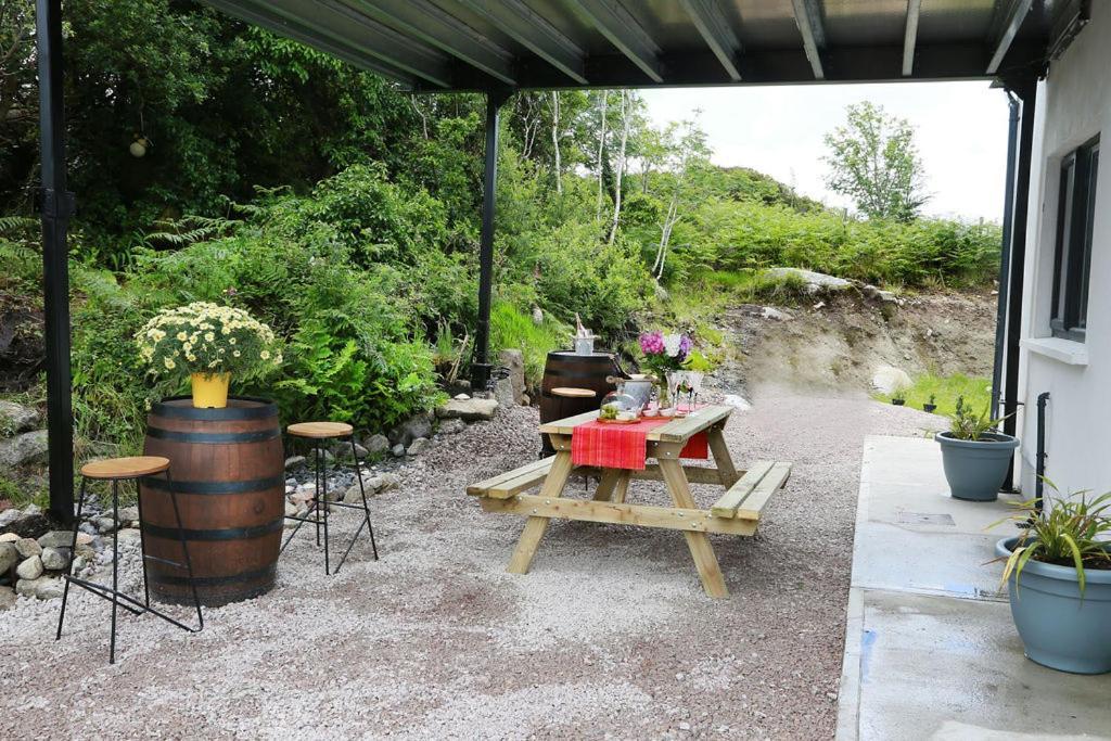 Villa Luxury 6 Bedroom Spiddal Villa, Jacuzzi, Balcony