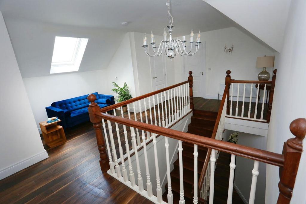 Luxury 6 Bedroom Spiddal Villa, Jacuzzi, Balcony Villa Galway