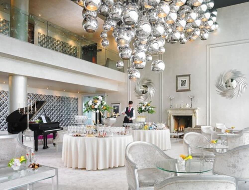 The G & Hotel