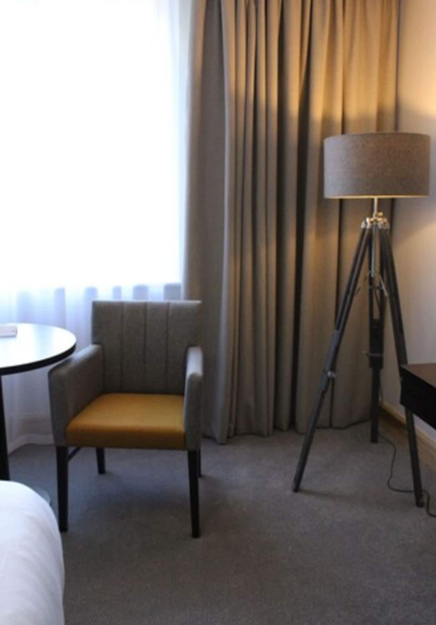 Menlo Park Hotel