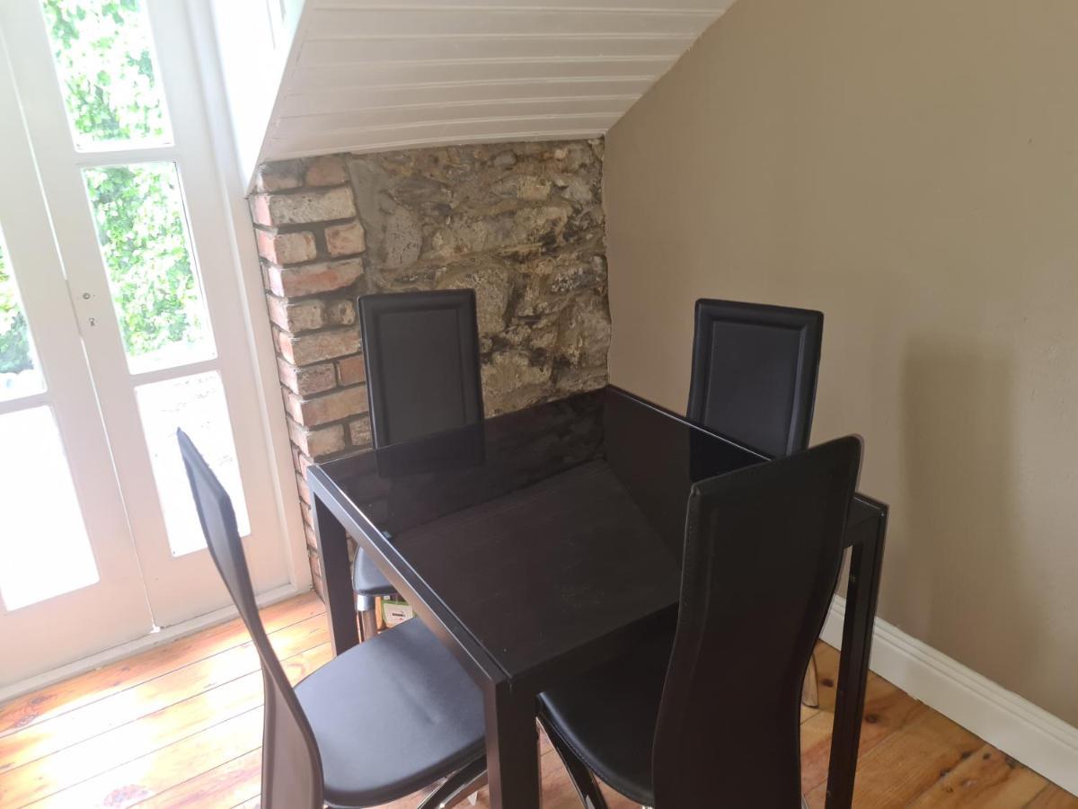 2 Bed Townhouse Eyre Square Centre Apartment *