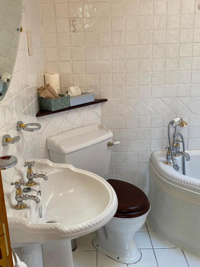 Atlantic Lodge Guest house *