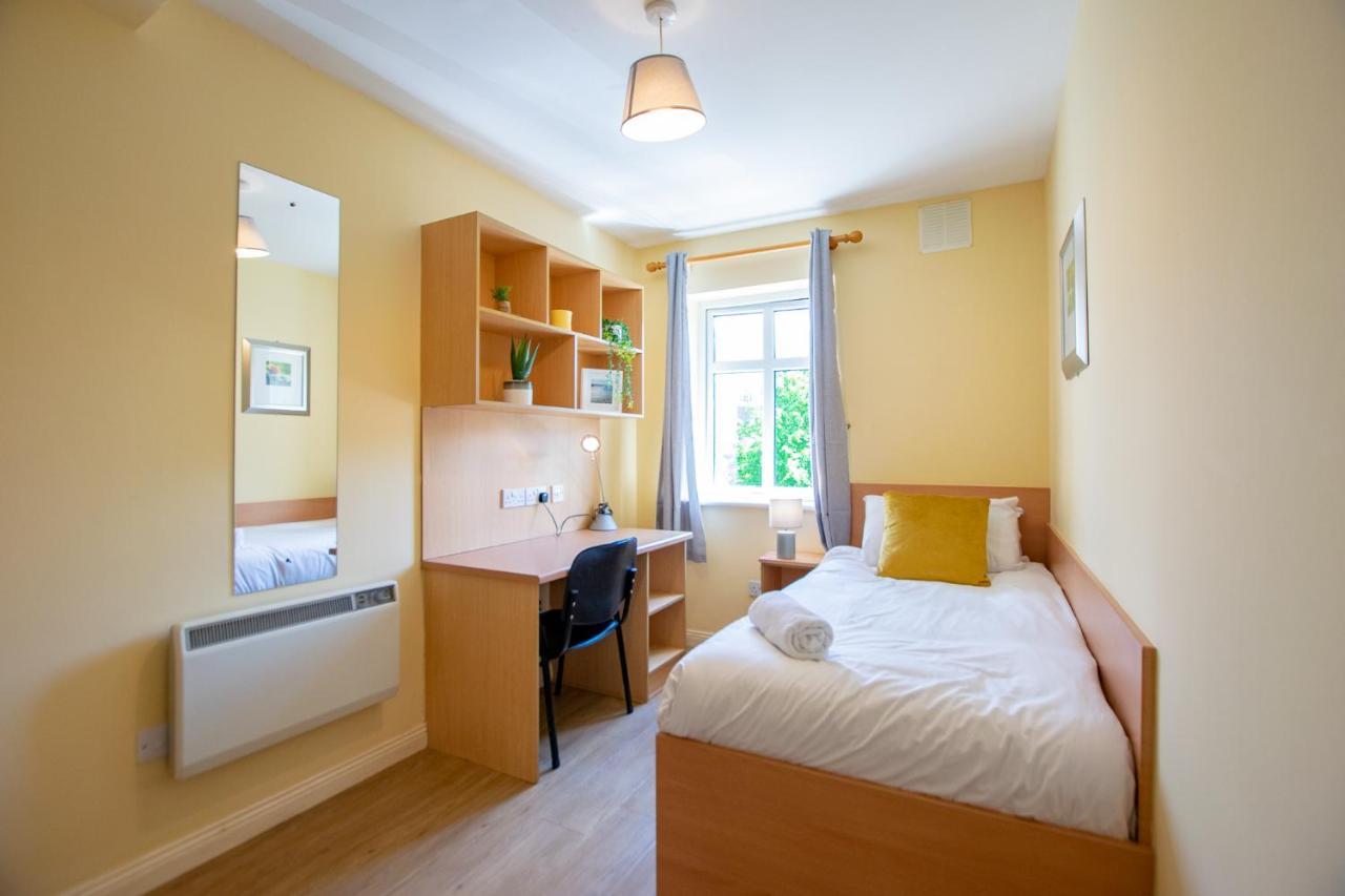 137 - The Townhouse At Gort Na Coiribe By Shortstays Holiday home Galway