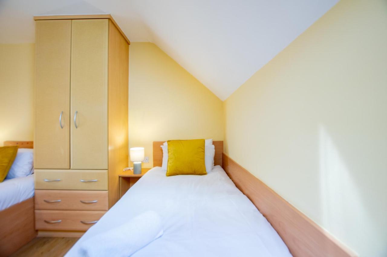 137 - The Townhouse At Gort Na Coiribe By Shortstays Holiday home *