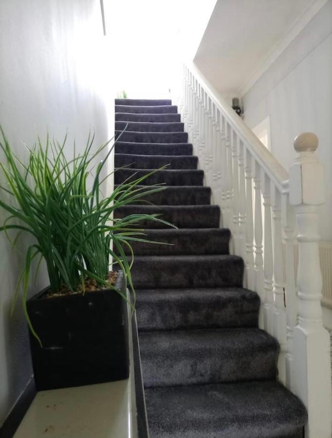 Recently Renovated House In Heart Of Holiday home