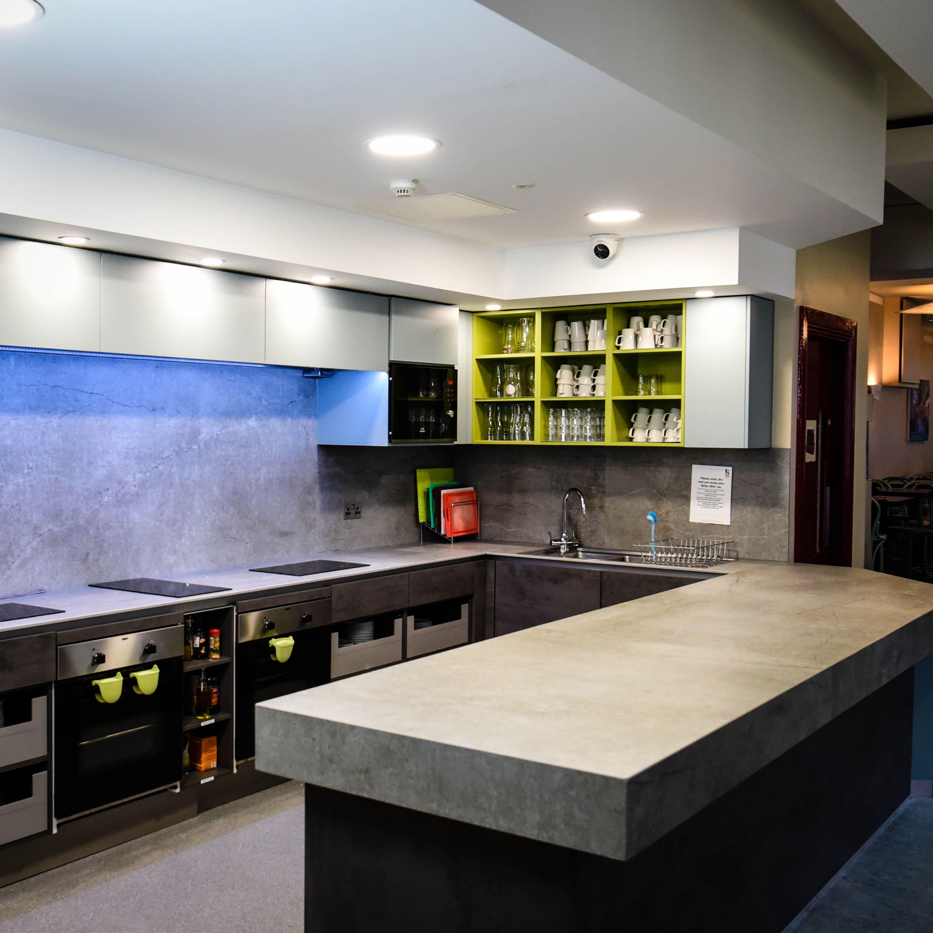 Kinlay Eyre Square Hostel