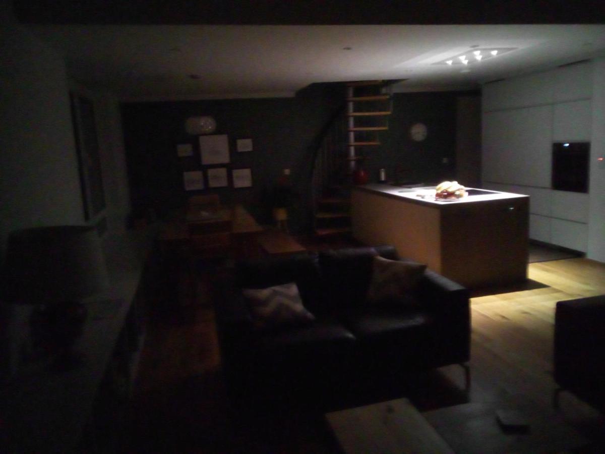 Apartment Spacious Contemporary Chalet Type Apartment.