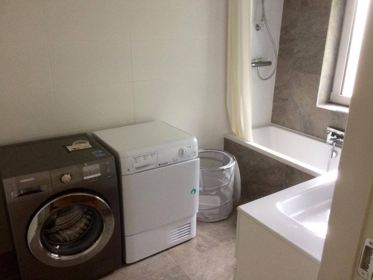 Spacious Contemporary Chalet Type Apartment. Apartment *