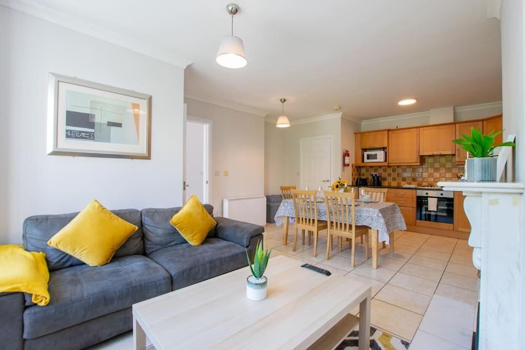 74 - 4 Bed Townhouse With Parking Galway