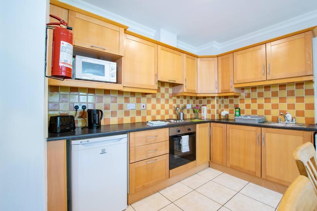 Holiday home 74 - 4 Bed Townhouse With Parking *