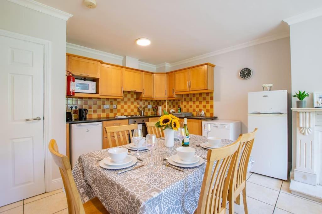 Holiday home 103 - The Townhouse At Gort Na Coiribe By Shortstays Galway
