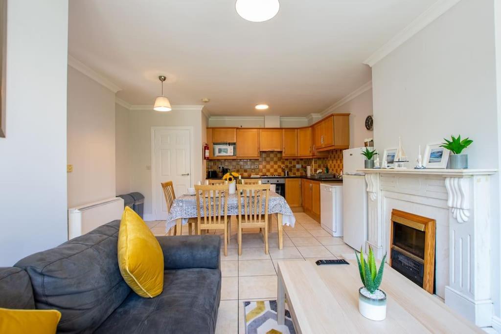 103 - The Townhouse At Gort Na Coiribe By Shortstays Holiday home *