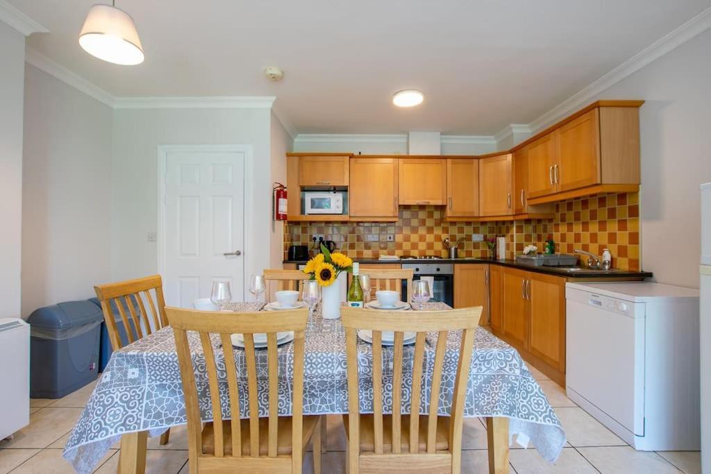 103 - The Townhouse At Gort Na Coiribe By Shortstays Holiday home *