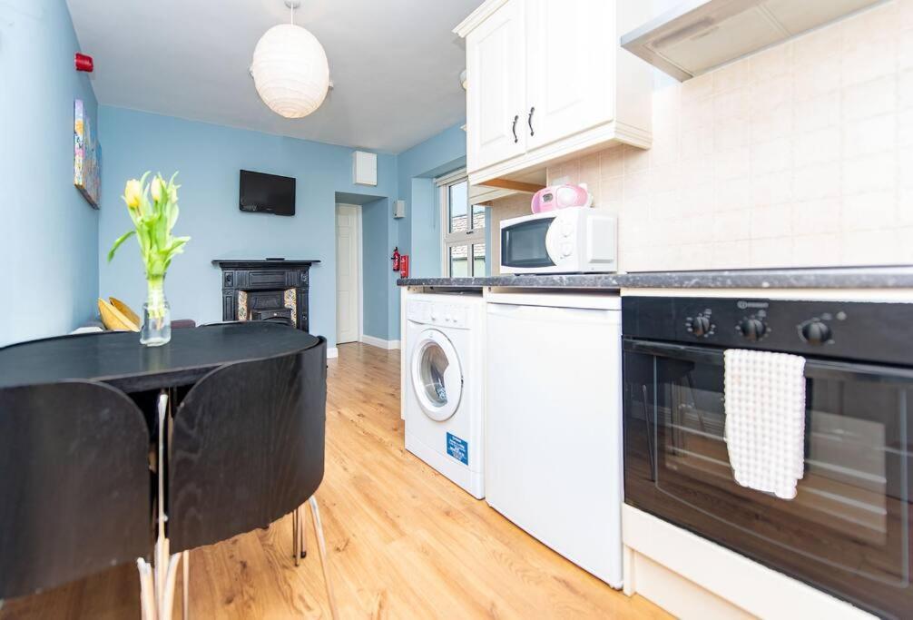 Clonbur House - One Bedroom Galway