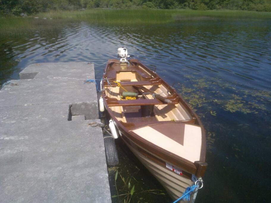 Clonbur House - One Bedroom Apartment Galway