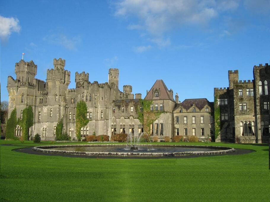 Clonbur House - One Bedroom Apartment *