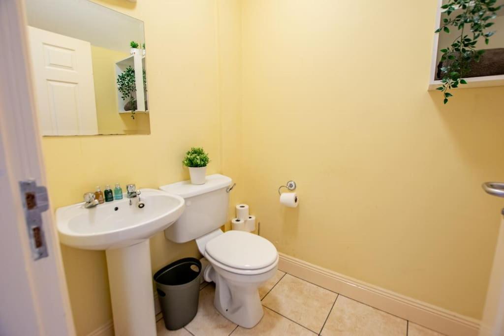 Holiday home 22 - Spacious Duplex By Shortstays