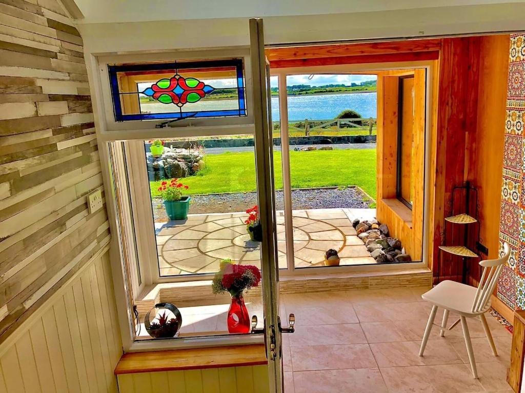 Apartment Attractive Cosy One Bedroom Ocean View On Bay