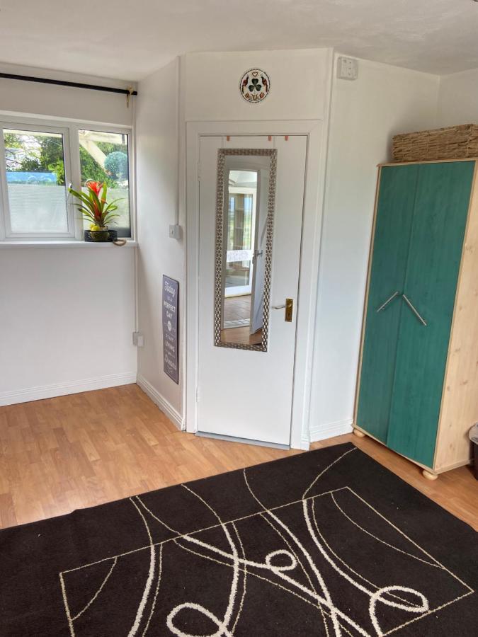 Attractive Cosy One Bedroom Ocean View On Bay Apartment