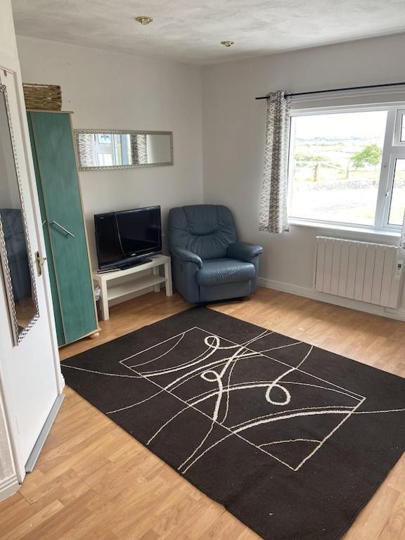 Attractive Cosy One Bedroom Ocean View On Bay Apartment